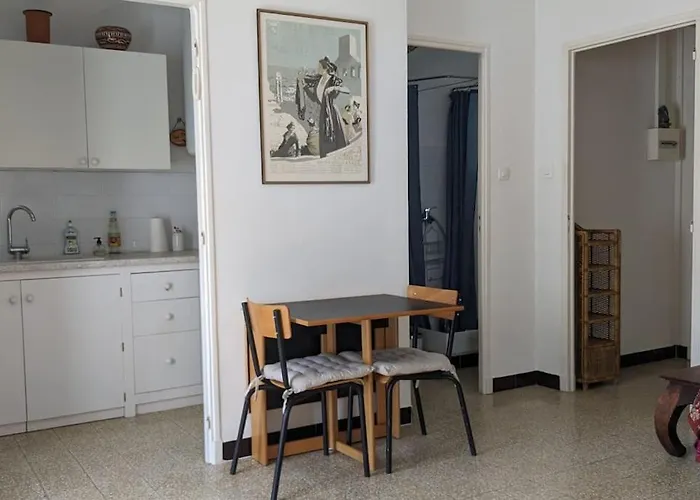 2 Pieces, Acces Jardin, Quartier Residentiel