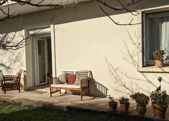 2 Pieces, Acces Jardin, Quartier Residentiel